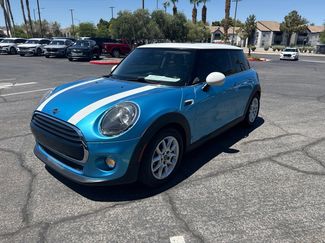 Used 2019 MINI Cooper 2-Door Hardtop FWD video 1