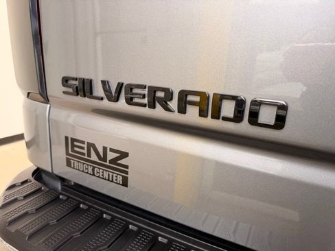 Used 2023 Chevrolet Silverado 1500 LTZ w/ LTZ Convenience Package II AWD/4WD image 12