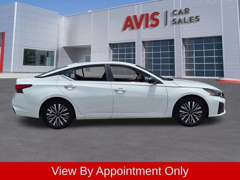 Used 2025 Nissan Altima 2.5 SV FWD image 5