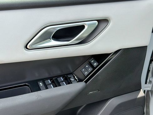 Used 2025 Land Rover Range Rover Velar Dynamic SE AWD/4WD image 18