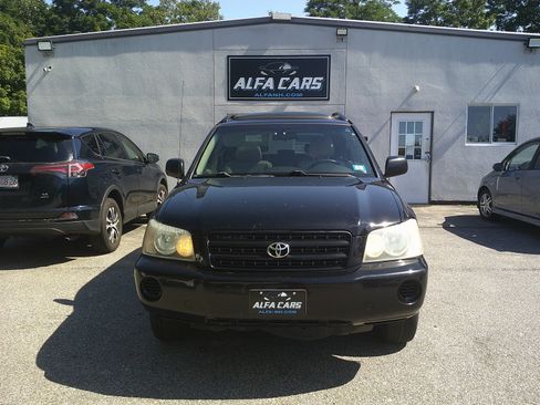 Used 2002 Toyota Highlander 4WD V6 w/ Appearance Pkg image 2