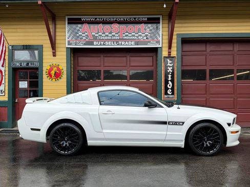 Used 2007 Ford Mustang GT RWD image 4