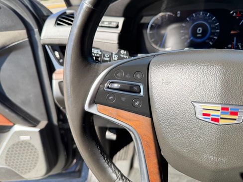 Used 2017 Cadillac Escalade ESV Luxury AWD/4WD image 41