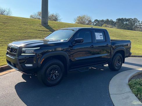New 2026 Nissan Frontier PRO-4X w/ Pro-4x Convenience Package AWD/4WD image 2