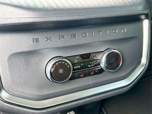 New 2026 Ford Expedition Max Platinum w/ Driver's Package image 18