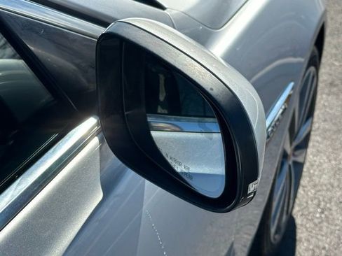 Used 2017 Jaguar XE Prestige image 12