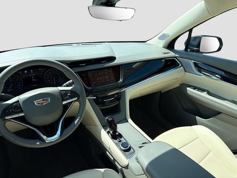 Used 2024 Cadillac XT6 Premium Luxury w/ Technology Package AWD/4WD image 27