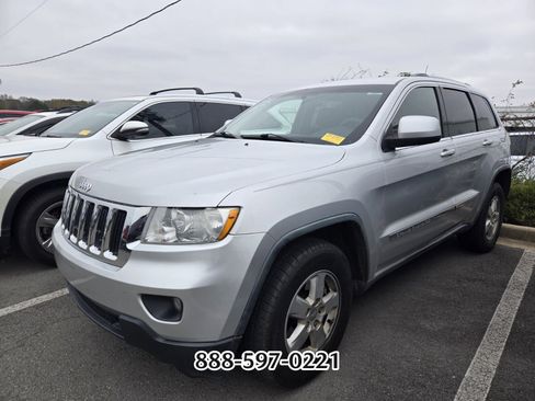 Used 2012 Jeep Grand Cherokee Laredo w/ Laredo E Group image 11
