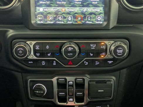 Used 2021 Jeep Wrangler Unlimited Sahara image 15