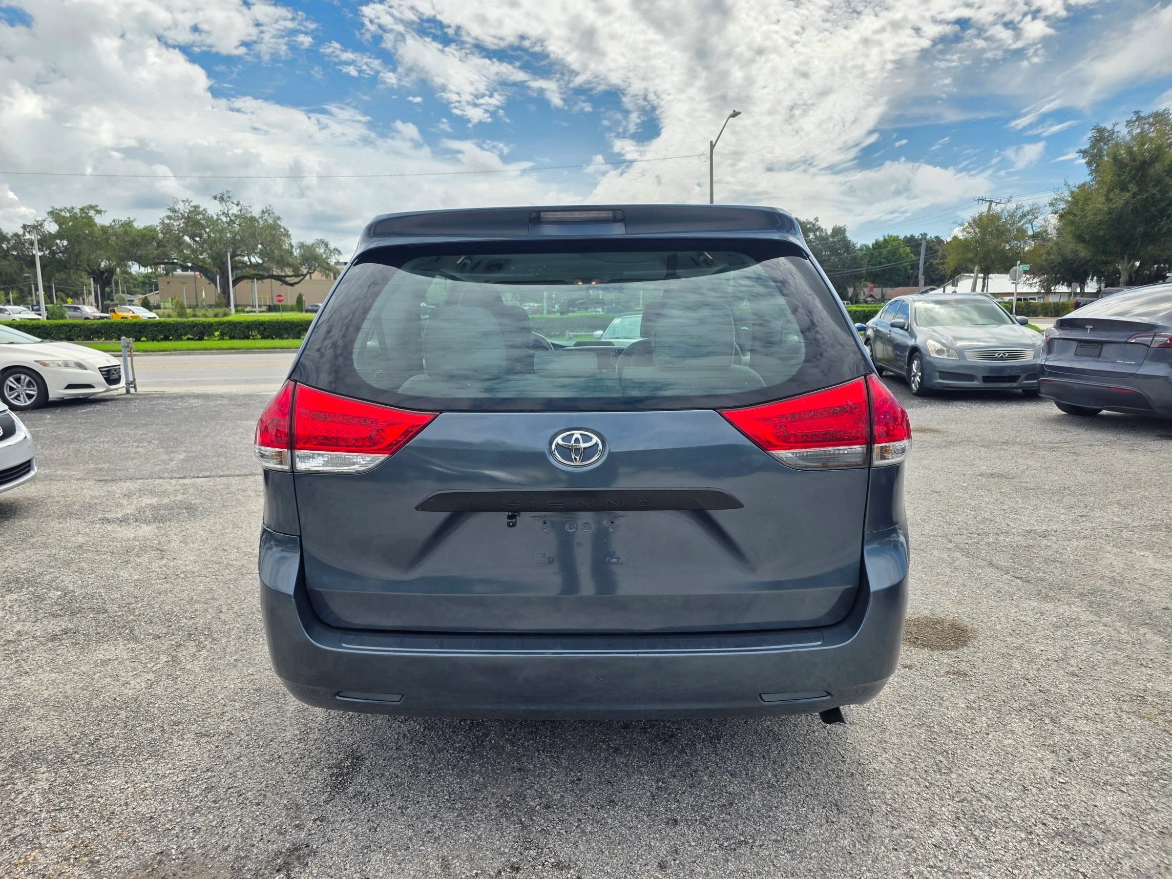 Used 2014 Toyota Sienna L FWD image 6