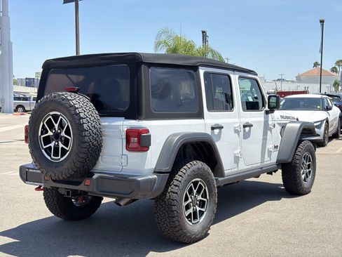 Used 2025 Jeep Wrangler Unlimited Rubicon w/ Safety Group AWD/4WD image 5