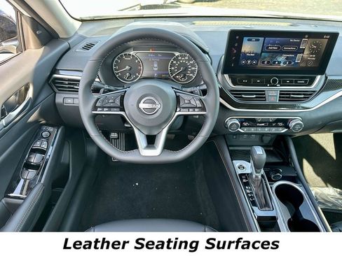 Certified 2025 Nissan Altima 2.5 SR w/ SR Premium Package FWD image 5