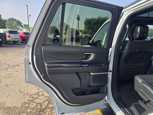 New 2026 Ford Expedition Platinum AWD/4WD image 18