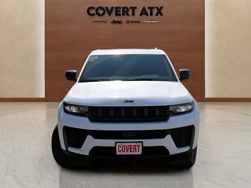 New 2026 Jeep Grand Cherokee Altitude image 8