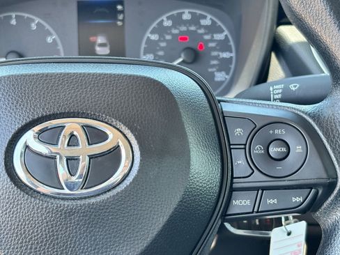 Used 2025 Toyota Corolla LE FWD image 20