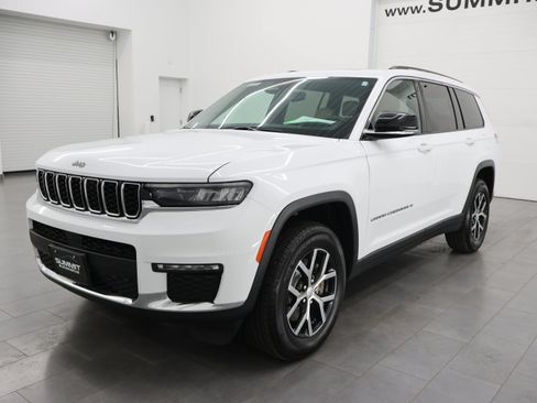 Used 2023 Jeep Grand Cherokee L Limited w/ Trailer Tow Group (B) AWD/4WD image 7