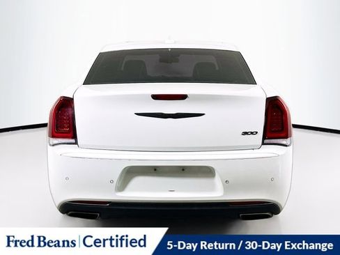 Used 2022 Chrysler 300 Touring L w/ Popular Equipment Group image 7