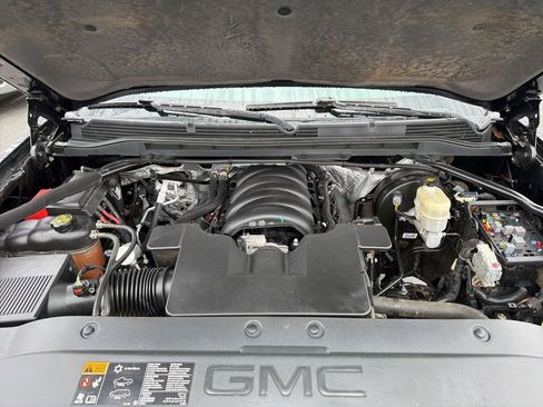 Used 2014 GMC Sierra 1500 SLT w/ Suspension Package, Off-Road image 10