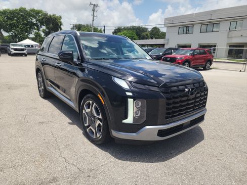 Used 2024 Hyundai Palisade Limited FWD image 7