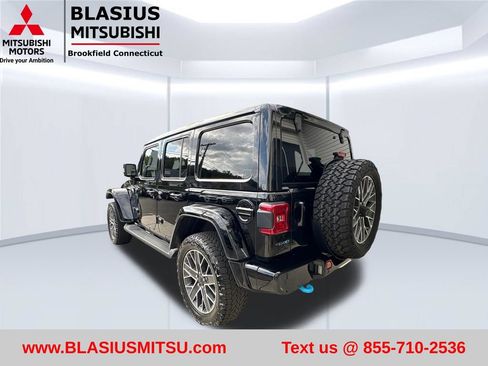 Used 2024 Jeep Wrangler High Altitude AWD/4WD image 12