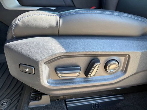 Used 2026 Toyota Tundra Platinum AWD/4WD image 31