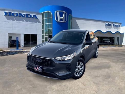 Used 2023 Ford Escape Active image 1