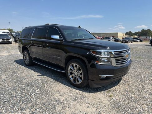 Used 2020 Chevrolet Suburban Premier AWD/4WD image 7