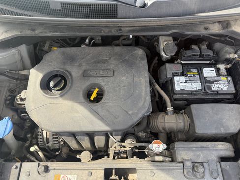 Used 2016 Kia Soul + FWD image 21