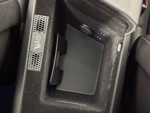 Used 2024 Porsche Taycan 4S w/ Premium Package image 18