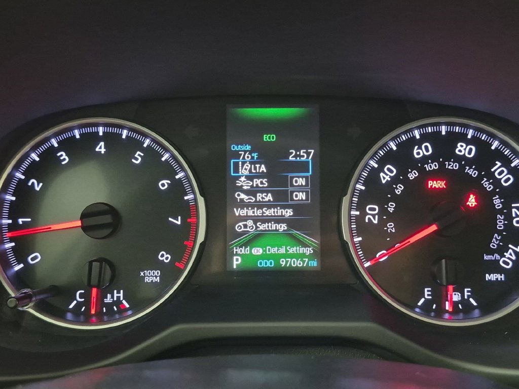 Used 2021 Toyota RAV4 LE FWD image 21