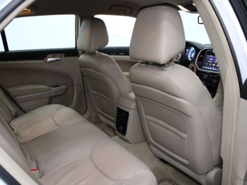 Used 2013 Chrysler 300 Motown w/ Driver Convenience Group image 18