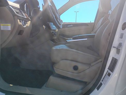 Used 2014 Mercedes-Benz GL 450 4MATIC image 24
