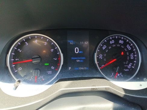 Used 2019 Toyota RAV4 XLE AWD/4WD image 9