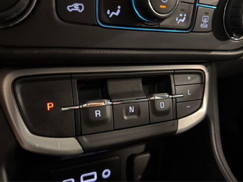 Used 2023 GMC Terrain SLE w/ Driver Convenience Package AWD/4WD image 32