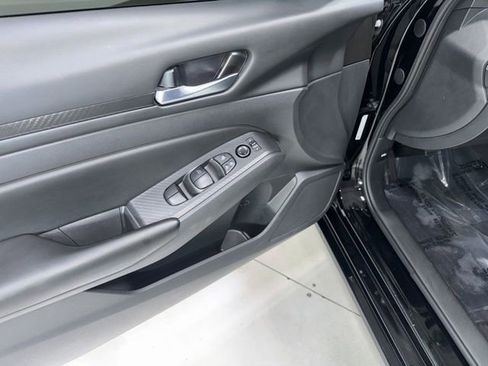 Used 2022 Nissan Altima 2.5 S FWD image 9