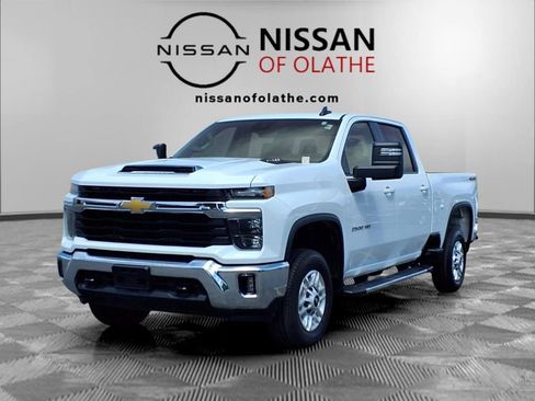 Used 2025 Chevrolet Silverado 2500 LT w/ Convenience Package AWD/4WD image 1
