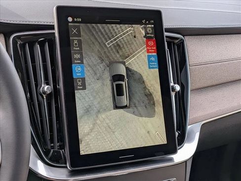 New 2026 Volvo XC90 T8 Plus w/ Protection Package Premier image 15