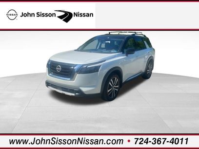 Used 2025 Nissan Pathfinder Platinum