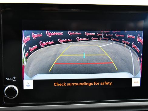 Used 2025 Toyota Camry SE image 21