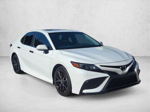 Certified 2024 Toyota Camry SE FWD image 3