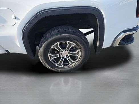 Used 2024 GMC Sierra 1500 SLT image 15