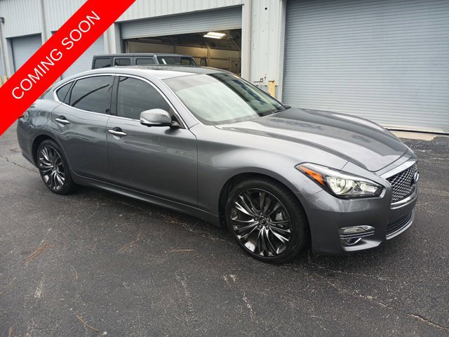 Used 2019 INFINITI Q70 Luxe RWD image 1