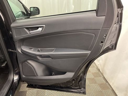 Used 2018 Ford Edge SE image 30