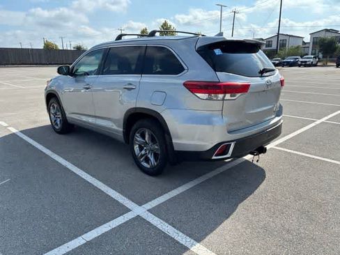 Used 2019 Toyota Highlander Limited Platinum AWD/4WD image 3