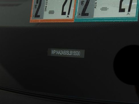 Certified 2025 Porsche Macan image 41