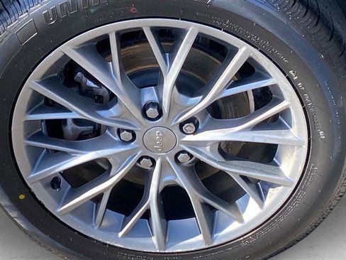 Used 2022 Jeep Grand Cherokee L Summit w/ Luxury Tech Group V image 26