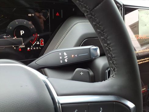 New 2026 GMC Yukon Elevation image 20