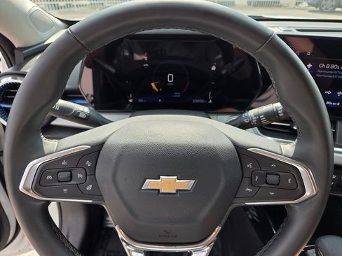 Used 2025 Chevrolet Trax LT w/ Driver Confidence Package image 28