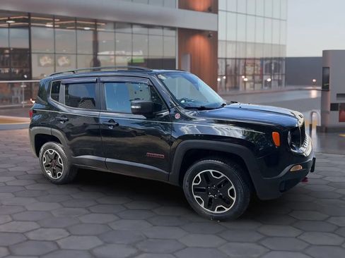 Used 2017 Jeep Renegade Trailhawk AWD/4WD image 17
