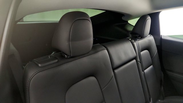 Used 2024 Tesla Model Y 2WD image 37